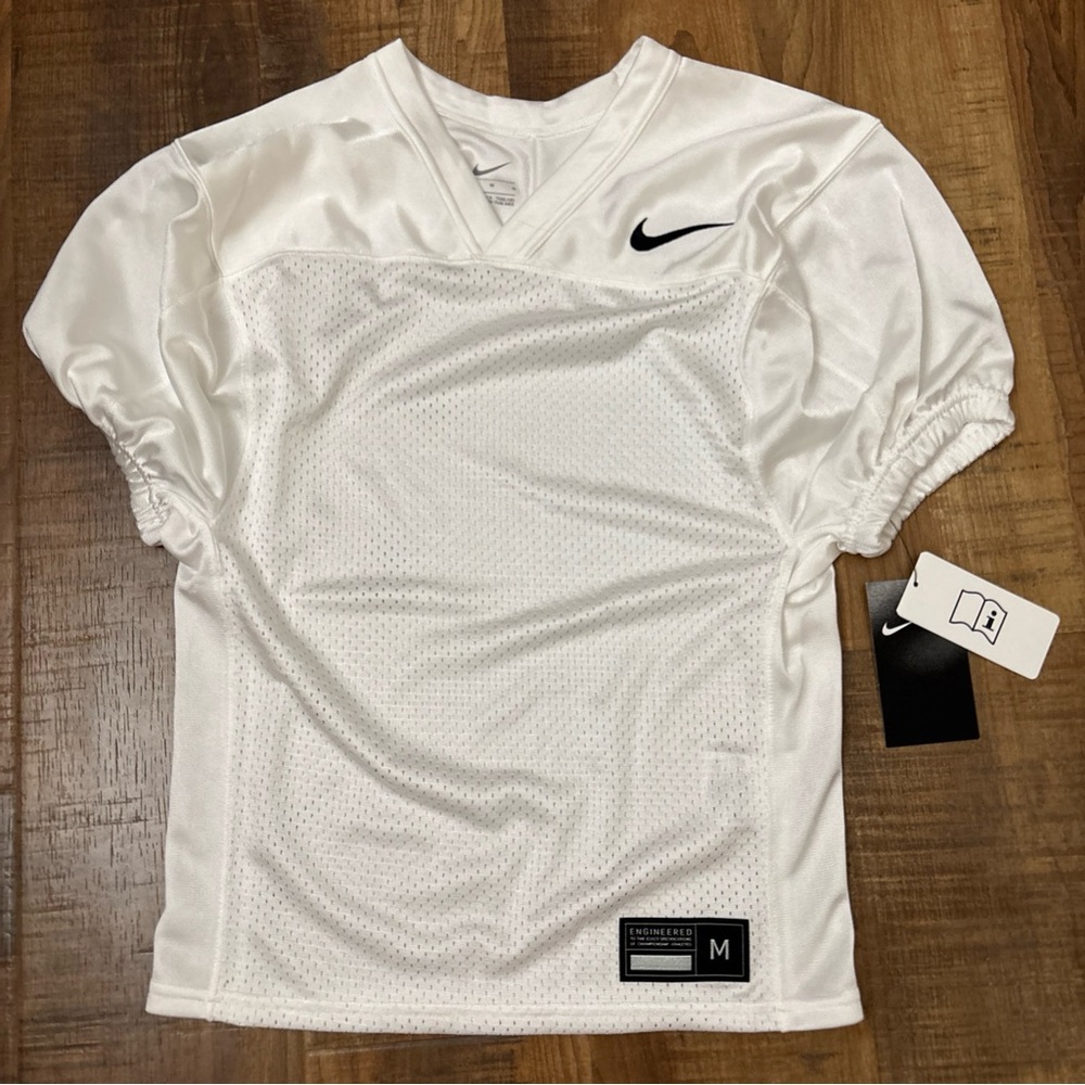 NEW Nike Football Jersey White Size M- NWT - $52 Retail practice jersey